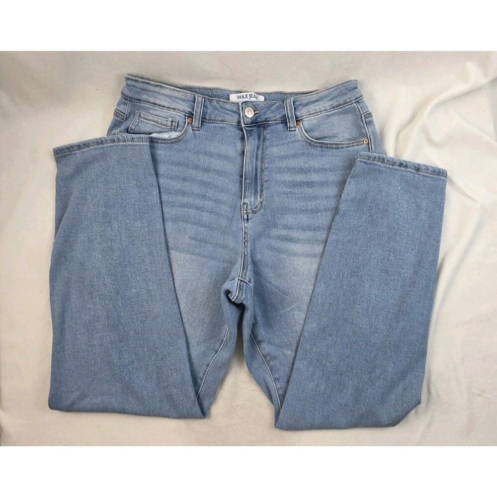 Light Wash Straight Leg Jeans